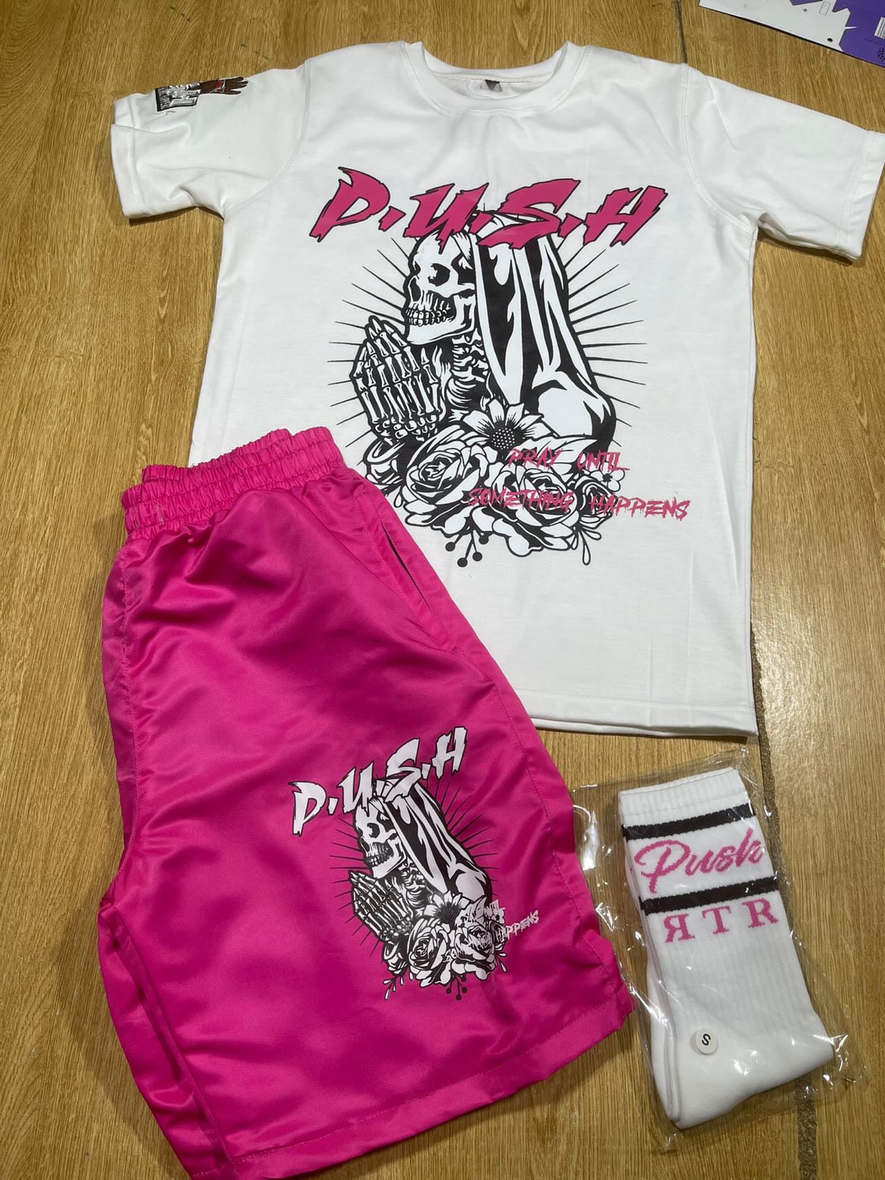 Push Prayer Hands Short Set (Socks included)
